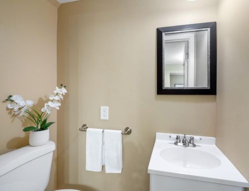 2411 Unity Ave, Minneapolis MN  55422-3449 exterior