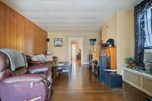 21 Euclid Ave, Pittsburgh PA  15206-1612 exterior