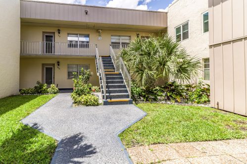 510 Flanders K, Delray Beach FL  33484-5318 exterior