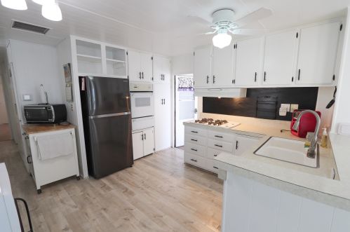 69370 Poolside Dr, Desert Hot Springs CA  92241-8727 exterior