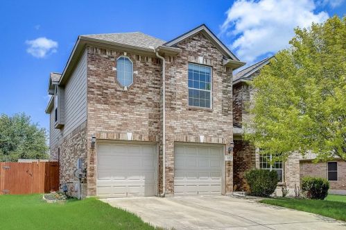 125 Sweet Gum, Uhland TX  78640-5961 exterior