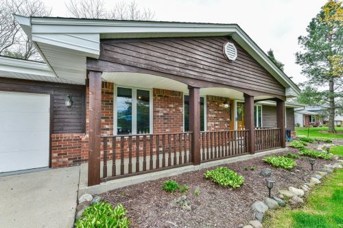 4130 Dry Gulch Dr, Jackson, WI 53037-9799