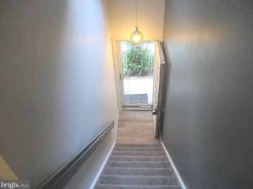 204 Beacon Hill Dr, Southampton PA  18966-2531 exterior