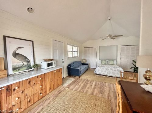 220 Palm Lk Dr, Sanibel FL 33957-5601 exterior