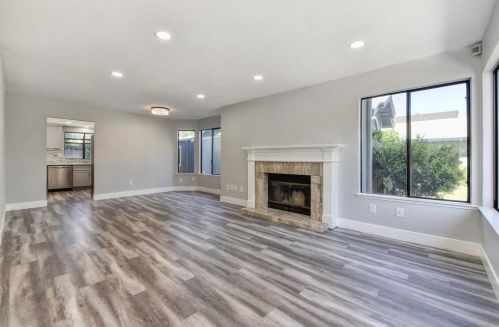 9262 Mapleview Way, Elk Grove CA  95758-5007 exterior