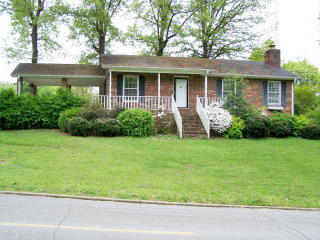 130 Park St, Camden, TN 38320-1782