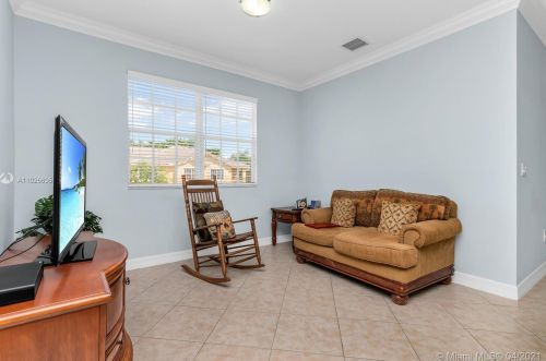 13210 42nd St, Hollywood, FL 15203-3110