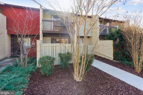 11153 Saffold Way, Herndon, VA 20190-3822
