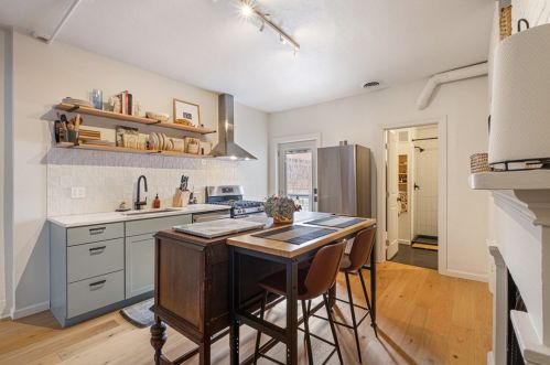 419 Carson St, Pittsburgh PA  15203-1019 exterior