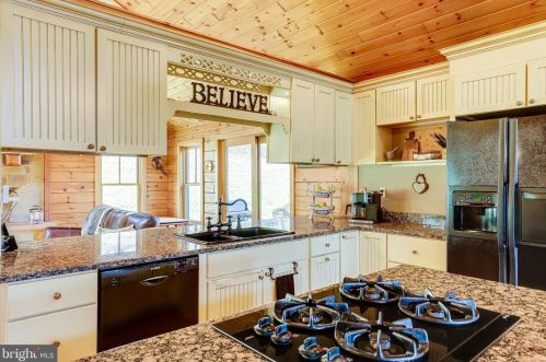 3714 Mountain Rd, Haymarket VA  20169-1739 exterior