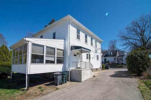504 Sharon St, Providence, RI 02908-2336
