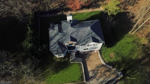 1 Mueller Pl, Warren NJ  07059-5703 exterior