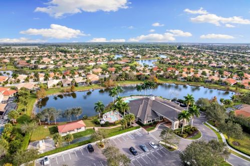 14255 Manchester Cir, Naples FL  34114-7221 exterior