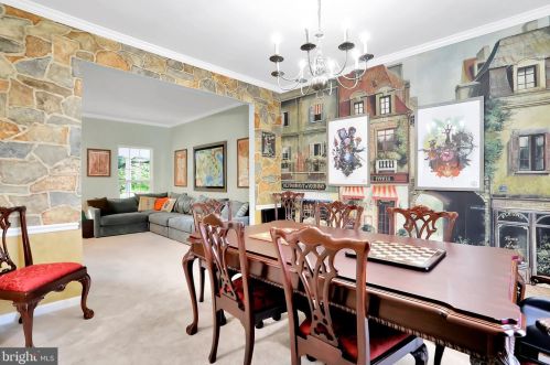 357 Locust Grove Dr, Purcellville VA  20132-3285 exterior