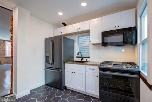 121 Mercy St, Philadelphia PA  19148-2613 exterior
