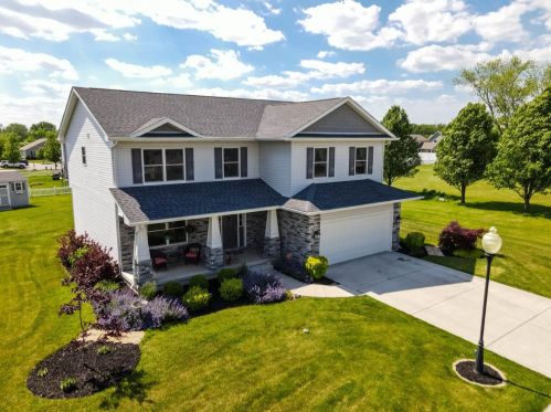 504 Hampton Manor Dr, Valpo, IN 46385-8396