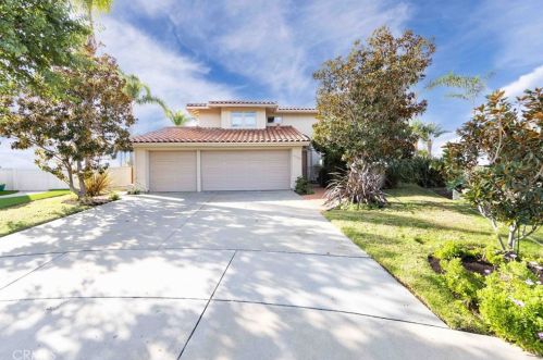 4565 Sea Bluff Cir, Carlsbad CA  92008-3671 exterior