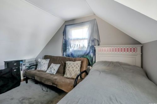 312 37th St, North Lindenhurst NY  11757-2607 exterior