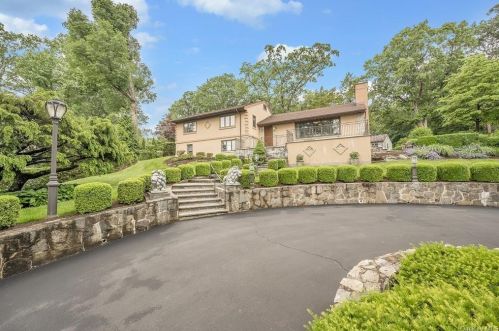 299 Old Colony Rd, Hartsdale, NY 10530-3619