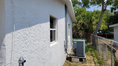 529 Boyer St, Tarpon Springs, FL 34689-4407