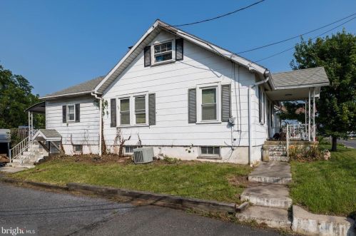 1034 Philadelphia Ave, Gilbertsville PA  19525-9511 exterior