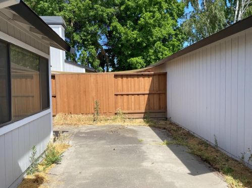 3400 Kingswood Dr, Modesto CA  95355-1570 exterior