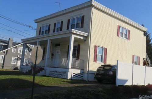 187 Main St, Woodbridge, NJ 07095-1955