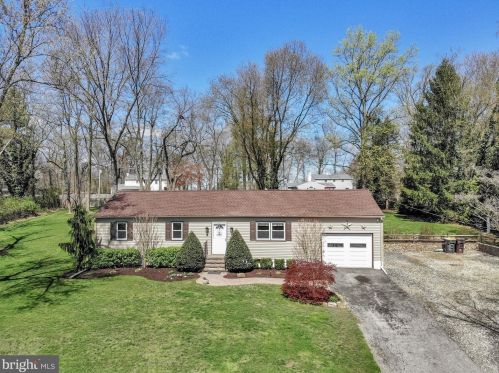 1580 Delong Dr, Downingtown, PA 19335-3707