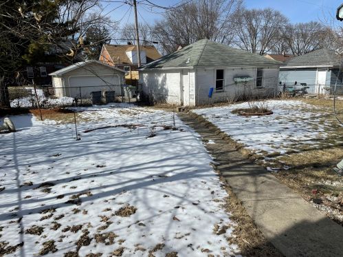 3847 55th St, Milwaukee WI  53220-2044 exterior