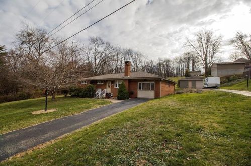 418 Pierce St, Latrobe, PA 15650-3828