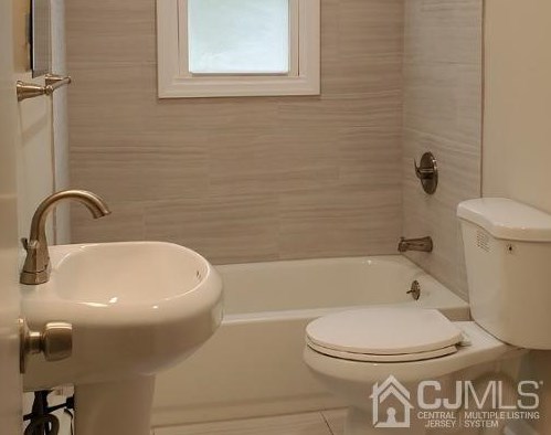 784 Ctr St, Green Brook NJ  08812-1510 exterior