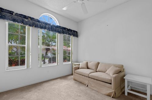 6657 Hawaiian Ave, Boynton Beach FL  33437-7020 exterior
