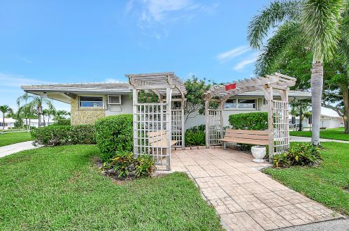 1105 16 St, Boynton Beach FL  33426-5815 exterior