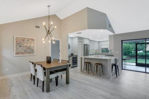 714 Reef Point Cir, Naples FL  34108-8736 exterior