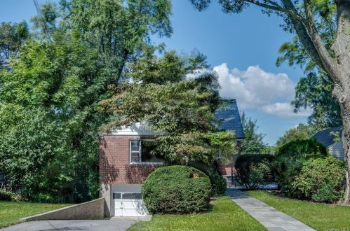 179 Bell Rd, Scarsdale, NY 10583-5834