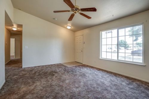 7650 Paige Ct, Winton, CA 95388-9440