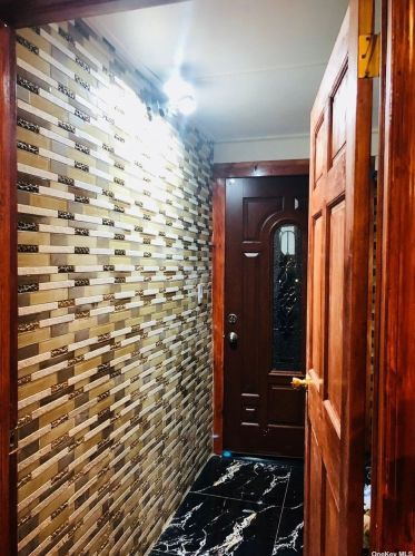 172-38 90th Ave, Jamaica, NY 11432-2322