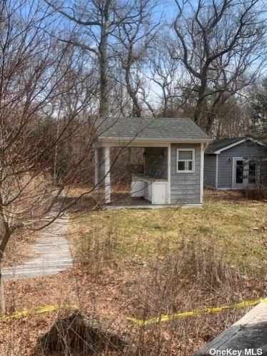 137 Oxhead Rd, South Setauket, NY 11720-1941