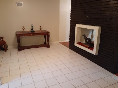 214 Spooner Rd, Milwaukee WI  53217-2744 exterior