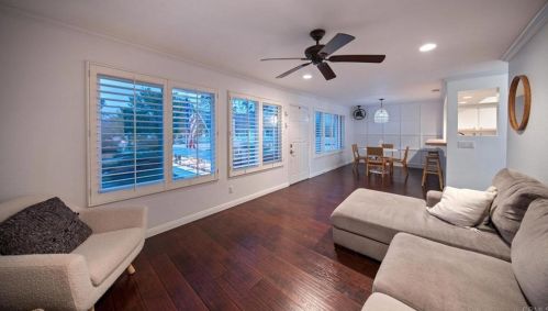 877 Buttercup Rd, Carlsbad, CA 92011-3804