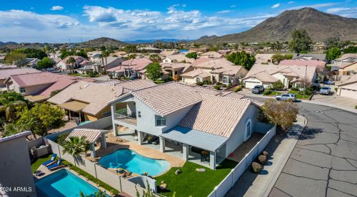 5717 Soft Wind Dr, Glendale AZ  85310-3643 exterior