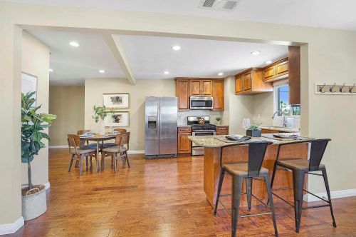 4981 70th St, San Diego, CA 92115-1804