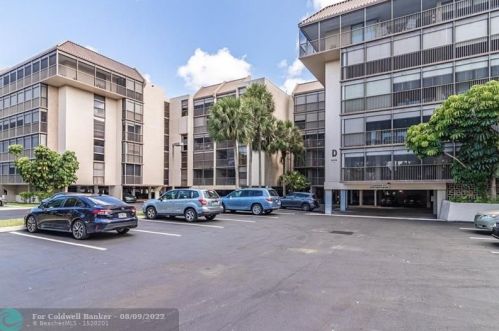 2802 46th Ave, Hollywood FL  33021-2927 exterior