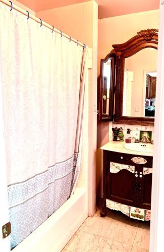 414 23rd St, Long Beach CA  90806-4404 exterior