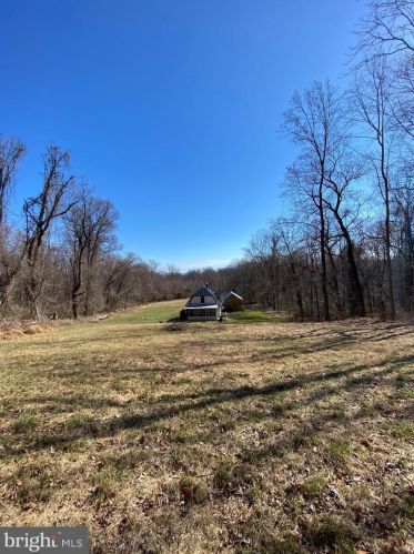 13413 Mountain Rd, Lovettsville VA  20180-2816 exterior