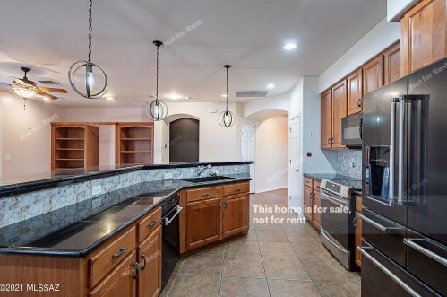 542 Shadow Wood St, Green Valley, AZ 85614-5967