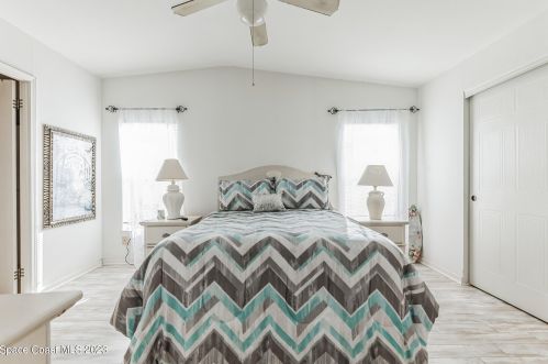 817 Oriole Cir, Sebastian FL  32976-7520 exterior