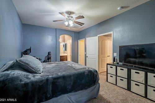 1945 77 Dr, Phoenix AZ 85033-2453 exterior