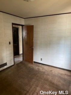 31 Demille Ave, Floral Park NY  11003-4515 exterior