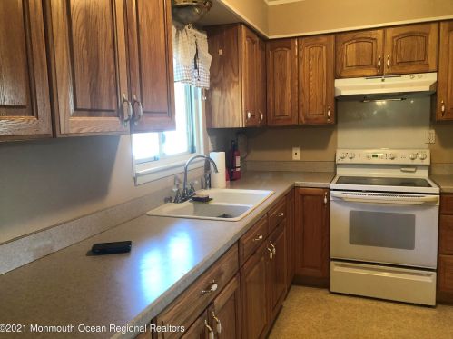 83 Blake Cir, Bricktown, NJ 08724-2471